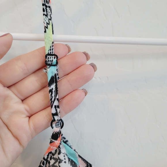 No Boundaries Asymmetrical Hem Aztec Print Multicolored Dress Size Large - Picture 4 of 14